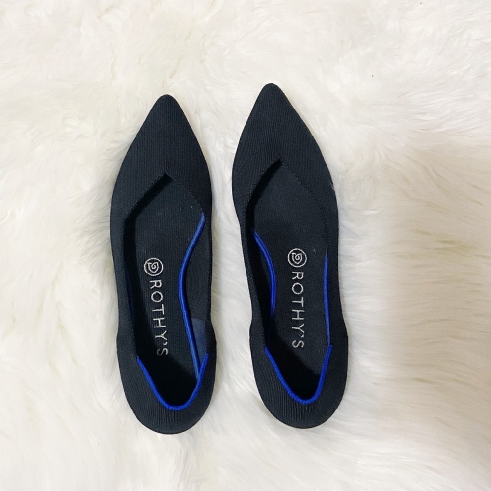AUTHENTIC Rothys Point size 9
